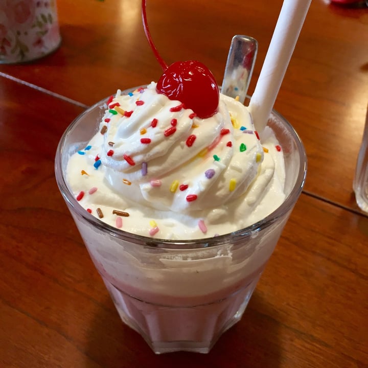 photo of Snug The Comfort Café milkshake shared by @azuki on  20 Jul 2023 - review