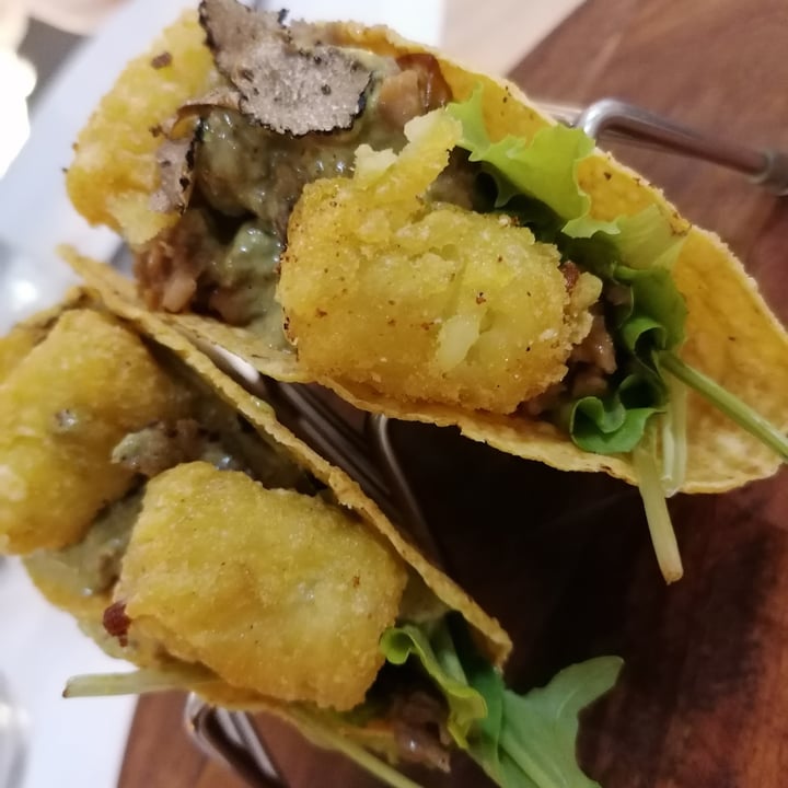 photo of Pesto di Pistacchio Tacos Con Beyond Meat E Tartufo shared by @antolilla on  12 Aug 2023 - review