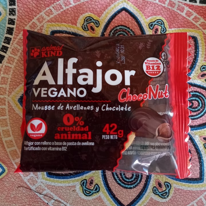 photo of Animal kind Alfajor Vegano Mousse de Avellanas y Chocolate shared by @emilcesq on  02 Feb 2023 - review