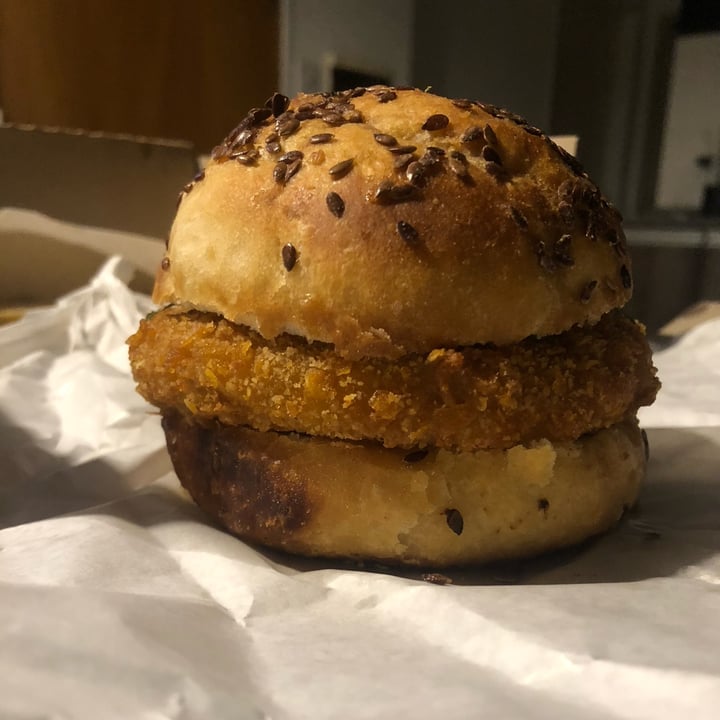 photo of Casa Mhia Crispy Burger shared by @shelterforfoxes on  26 Jun 2023 - review