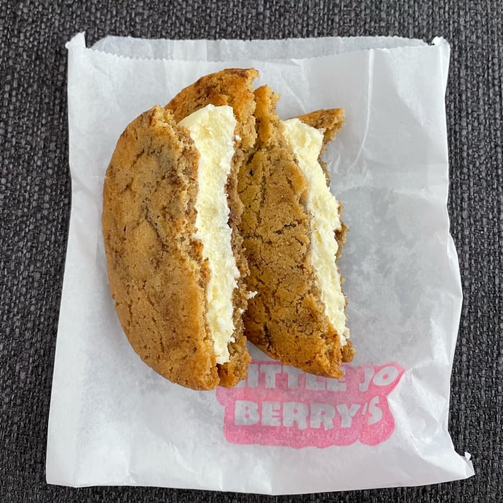 photo of Little Jo Berry's Bakery Lemon Earl Gray Whoopie Pie shared by @laurjc on  24 Jun 2023 - review