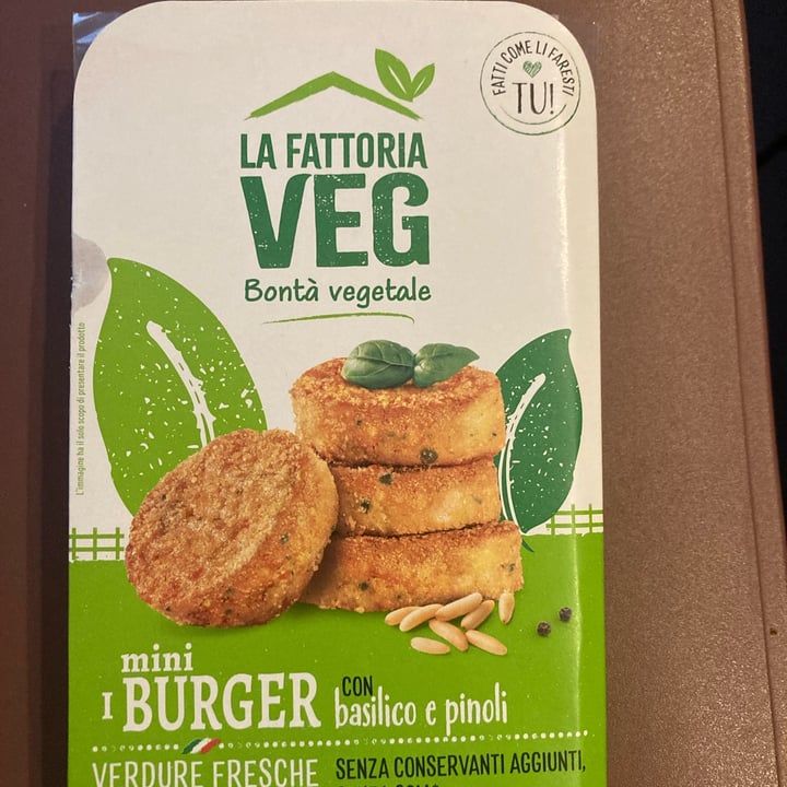 photo of la fattoria veg Mini Burger Con Basilico E Pinoli shared by @tiure on  04 Jun 2023 - review