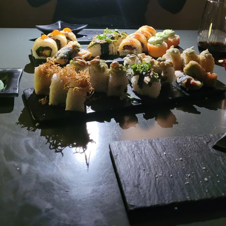 photo of SushiClub Combinado Vegan Leaves 15 Piezas shared by @luulicastro on  13 Jan 2023 - review