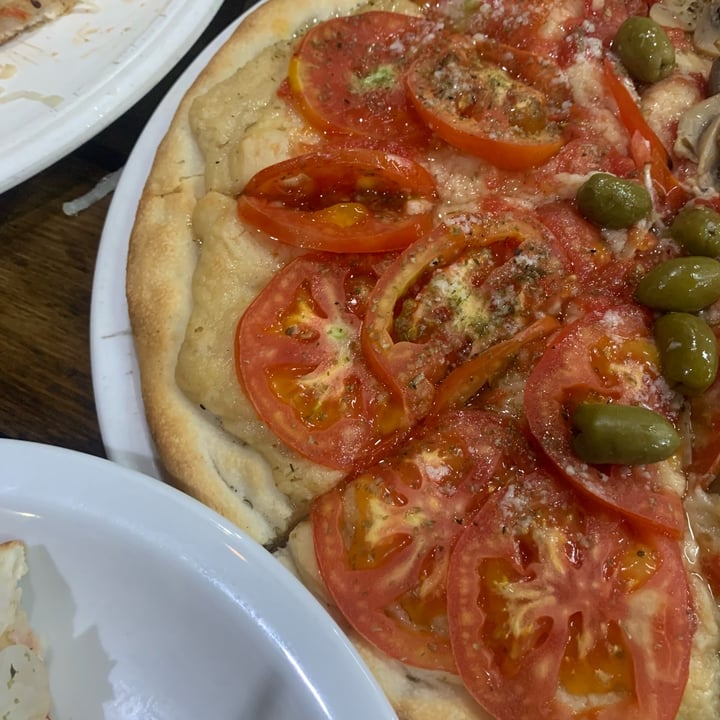 photo of Pizzas y Empanadas IL Giardino De Devoto Pizza Napolitana shared by @naleuem on  16 Mar 2023 - review