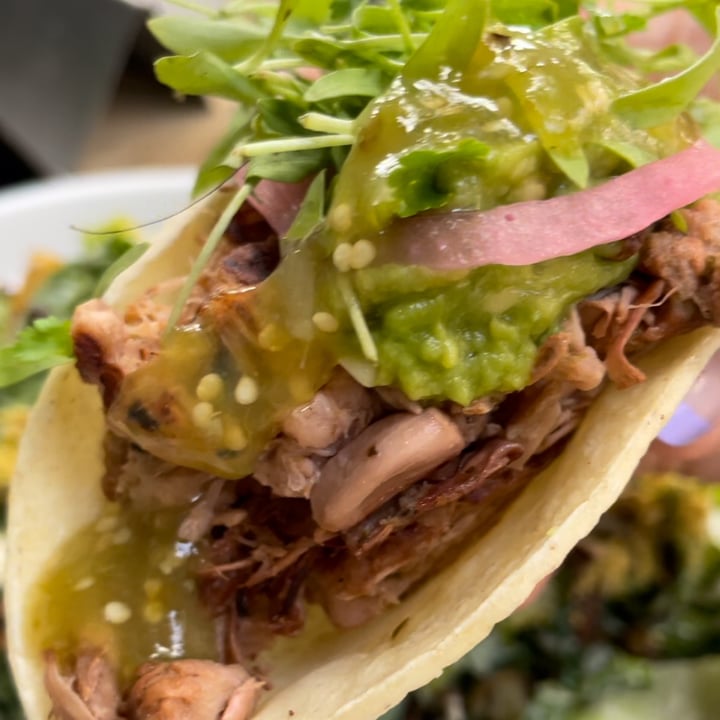 photo of Blossom on Columbus Jackfruit Tacos shared by @flirtingwithvegan on  19 Apr 2023 - review