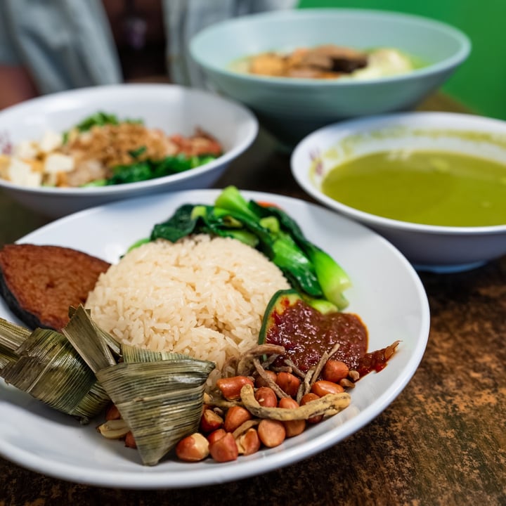 photo of Pine Tree Cafe Nasi Lemak shared by @themancvegansg on  03 Jun 2023 - review
