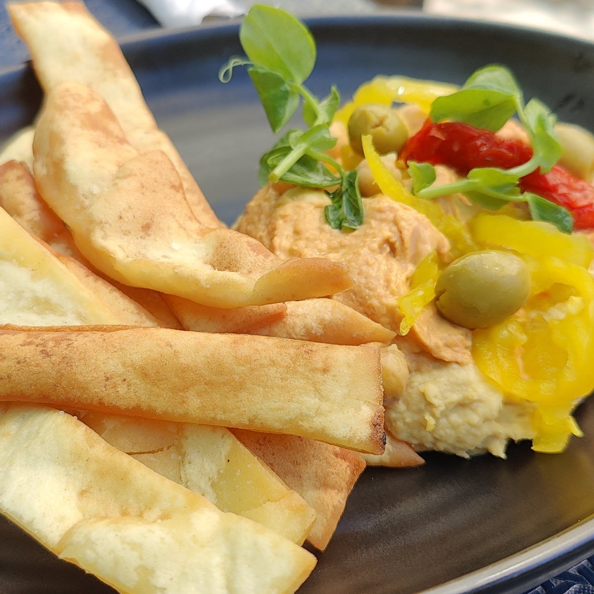 Hummus Duo at Six Mile Pub - Review by @mikebroadhead | abillion