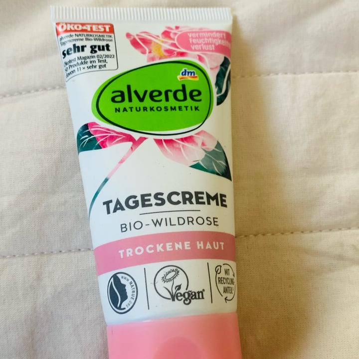 photo of Alverde Naturkosmetik tages creme bio wildrose shared by @mariafrancesca on  07 Aug 2023 - review