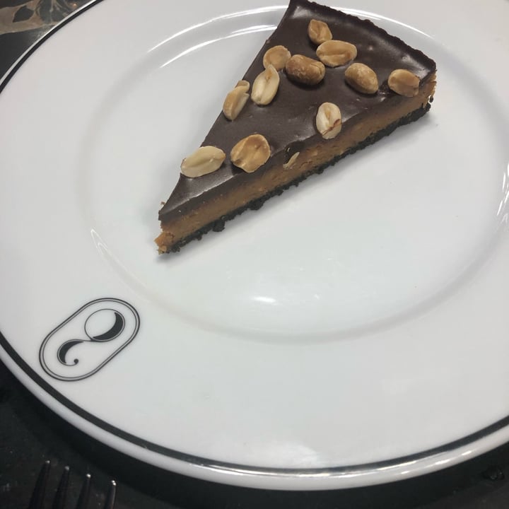 photo of Ao 26 - Vegan food project Chocolate And Peanut Cake shared by @bessiebean on  09 May 2023 - review