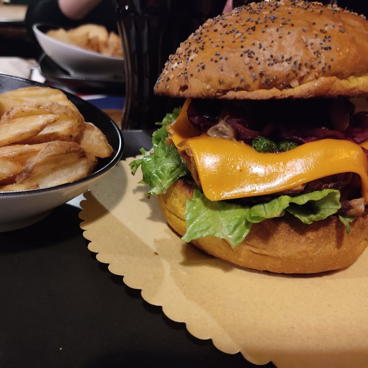 photo of Old England Pub - Pub Birreria Padova Pulled pork vegan shared by @-fede on  13 Mar 2023 - review