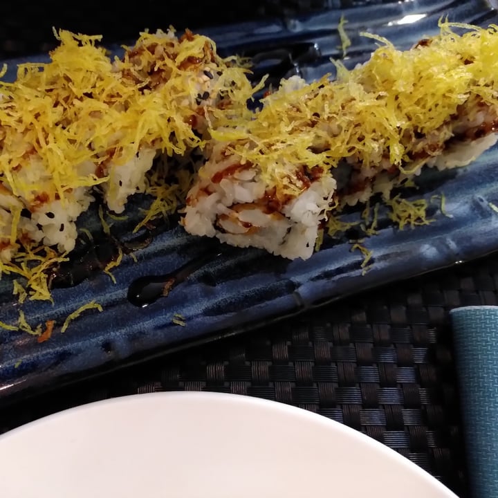 photo of Asia Fusion Sushi Crispy Onions Roll shared by @walkabout-veg on  18 May 2023 - review