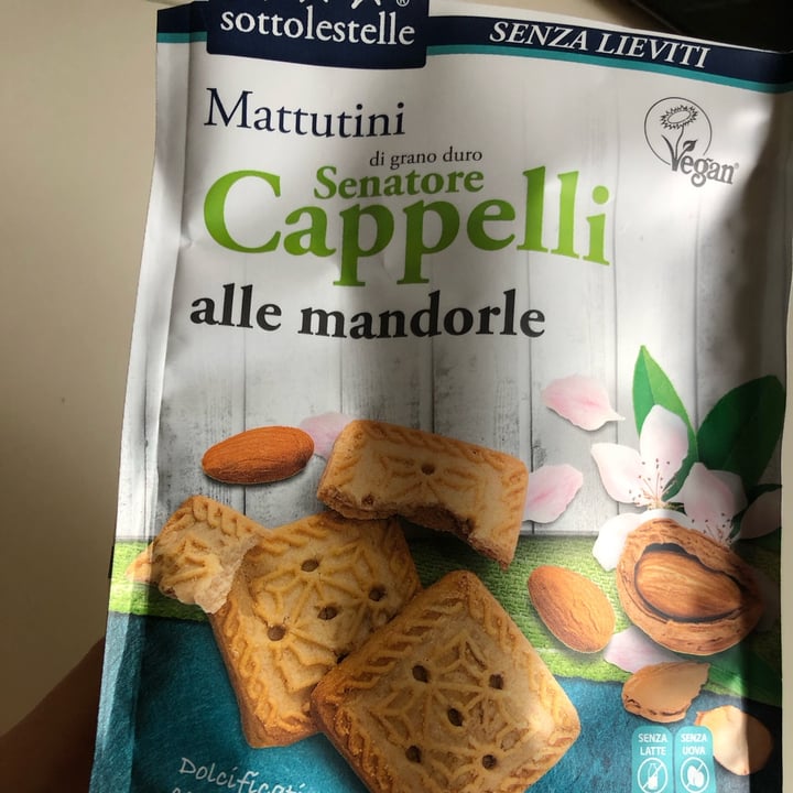 photo of Sottolestelle mattutini mandorle shared by @jadembello on  20 Dec 2022 - review