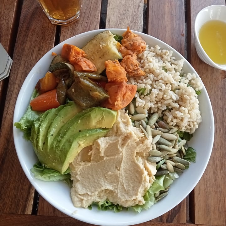 photo of Café C - Cafetería Y Restaurante Terraza De Desayunos Brunch Comida Y Cena. Breakfast Col. Del Valle Bowl vegano shared by @angelicadhays on  26 Jun 2023 - review