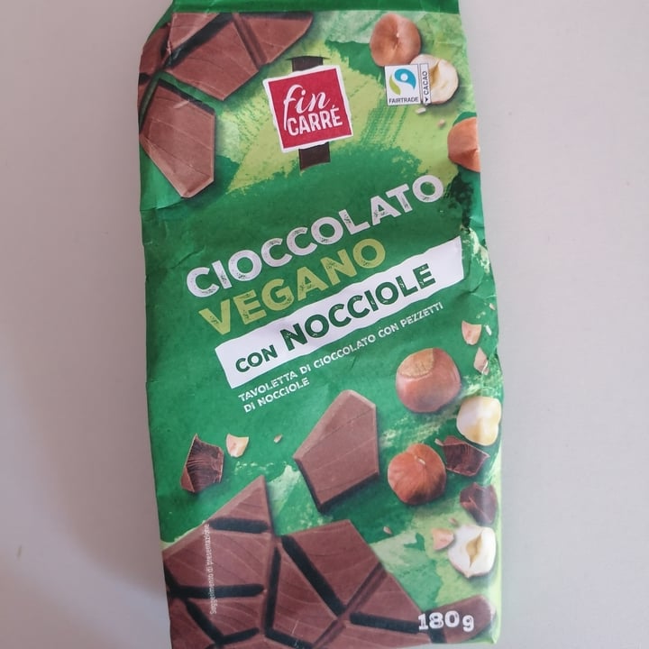 photo of Fin Carré Cioccolato vegano con nocciole shared by @lacla2022 on  02 Apr 2023 - review