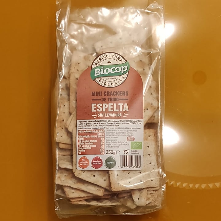photo of Biocop mini crackers de trigo espelta shared by @joxi on  30 Jan 2023 - review