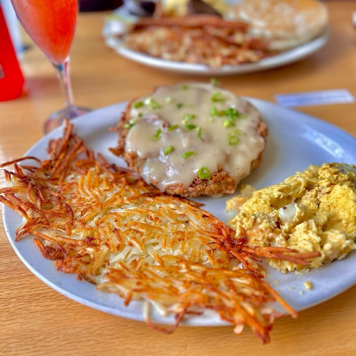 photo of Korny Vibes country fried breakfast shared by @bossdaddy on  11 Aug 2023 - review