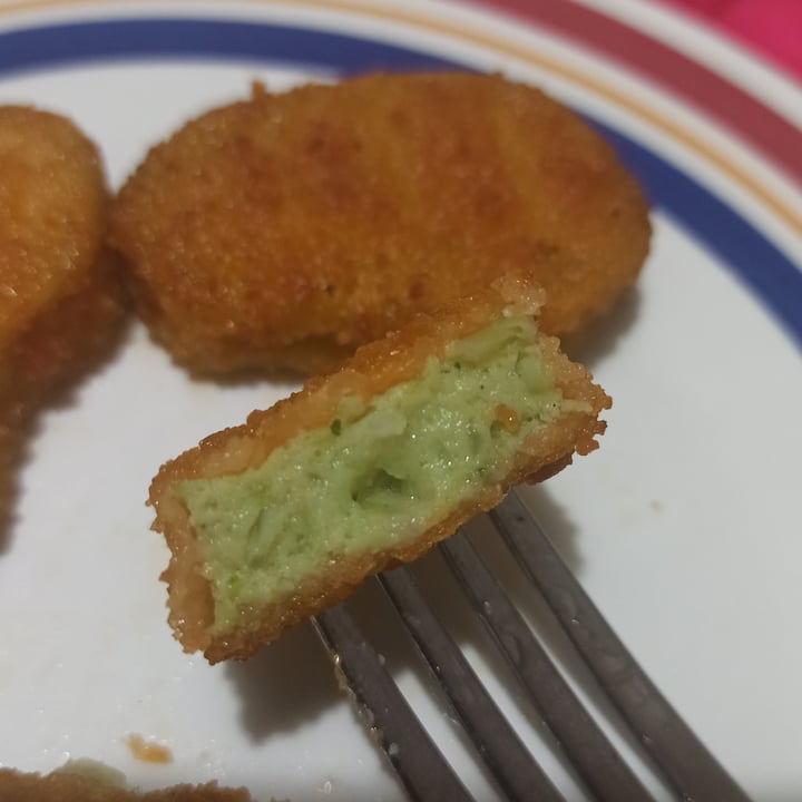 photo of Vemondo vegan nuggets broccoli shared by @veganfoodcorner on  10 Jan 2023 - review