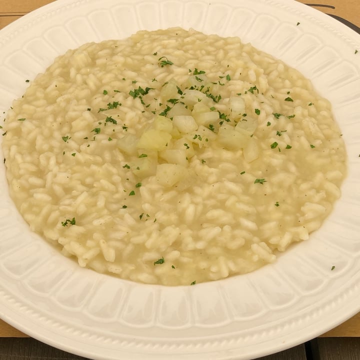 photo of Verdesalvia Bio risotto ai finocchi shared by @sottolapellepodcast on  29 May 2023 - review