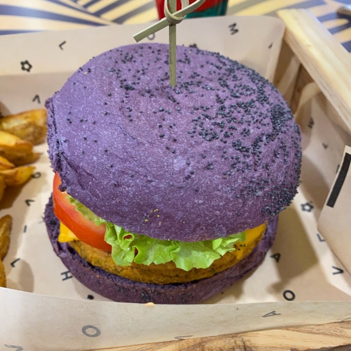photo of Flower Burger Purple Cheesy shared by @valf on  27 Mar 2023 - review