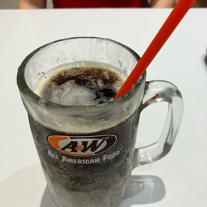 photo of A&W Root beer shared by @veganhubby on  04 Feb 2023 - review