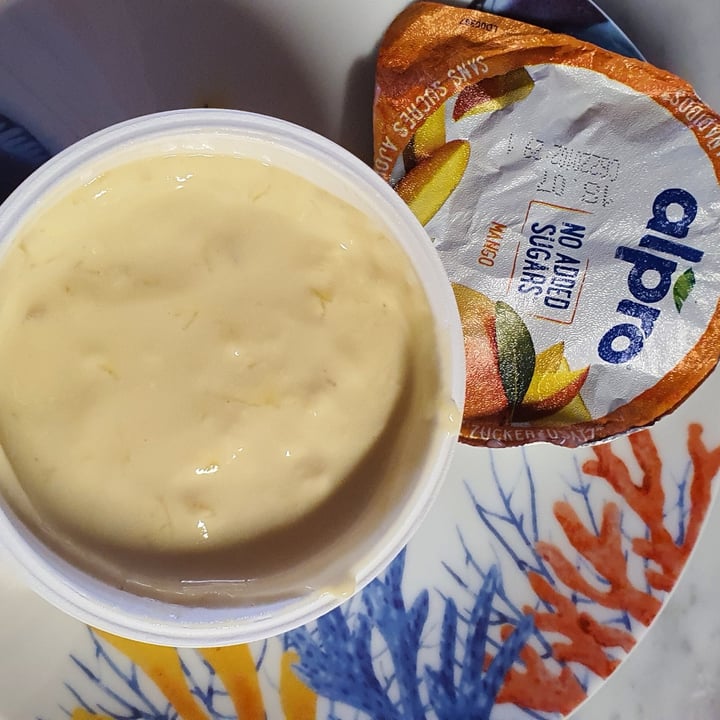 photo of Alpro alpro yogurt di soia mango shared by @gigiavegan on  03 Jul 2023 - review