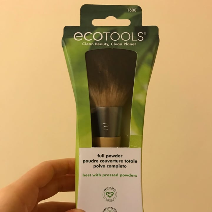 photo of EcoTools Powder brush shared by @daniauzino93 on  30 May 2023 - review