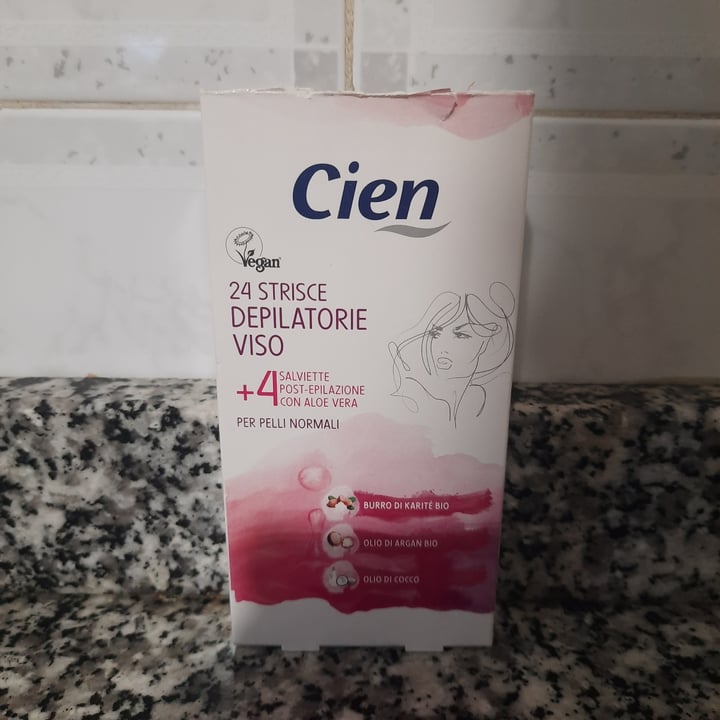 photo of Cien Strisce depilatorie viso shared by @cestpomme on  11 Jul 2023 - review