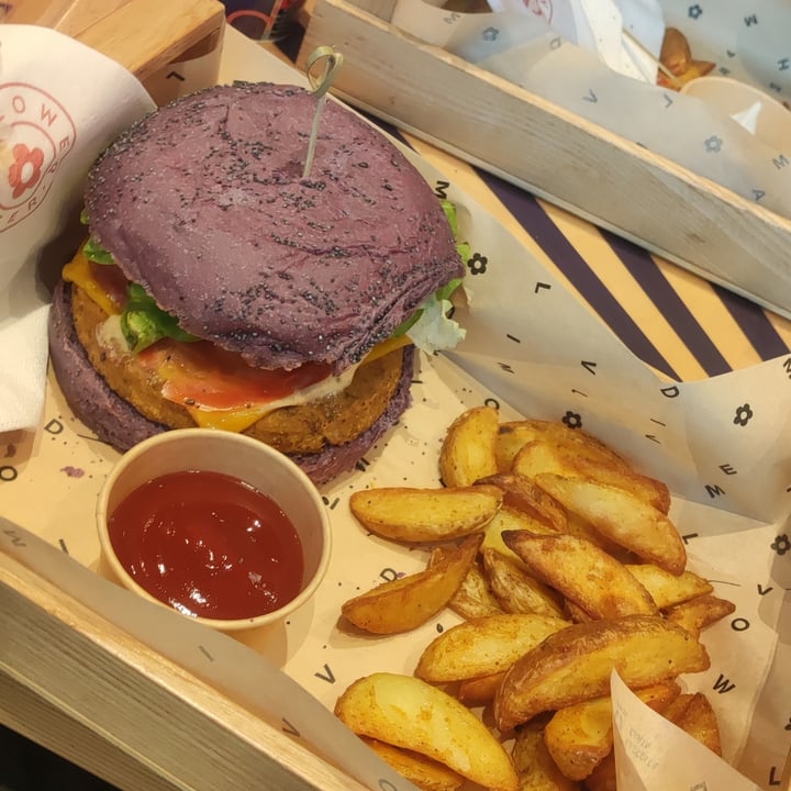 photo of Flower Burger cheesy cecio shared by @arly99 on  06 Feb 2023 - review