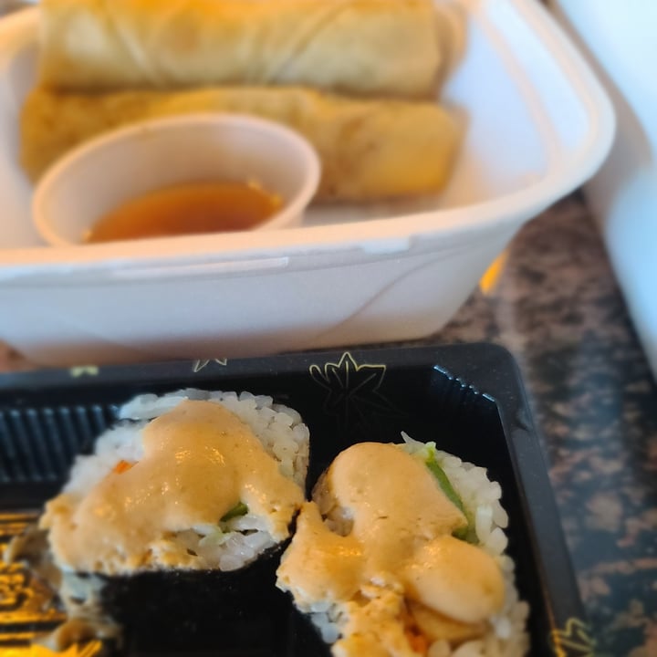 photo of Loving Hut vegan sushi shared by @mandapanda22 on  15 Jul 2023 - review