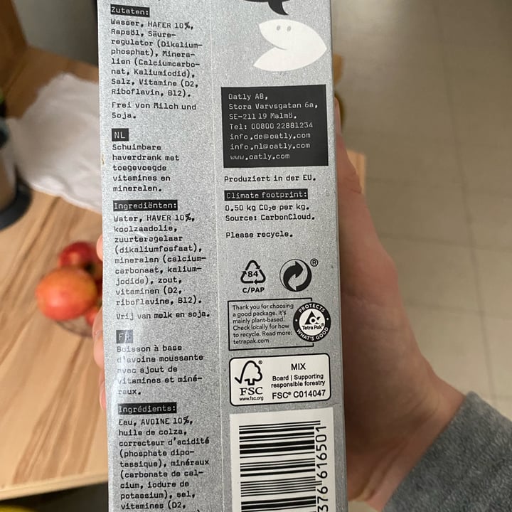 photo of Oatly Oat Drink Barista Edition  shared by @andreherrmann on  16 Feb 2023 - review