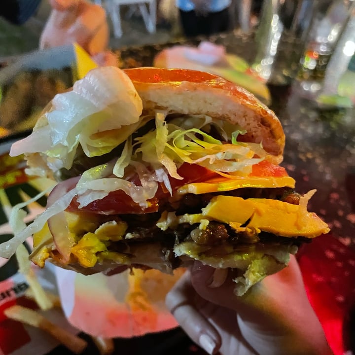 photo of JOY burgers Happy Joy shared by @valenequiza on  06 Jan 2023 - review