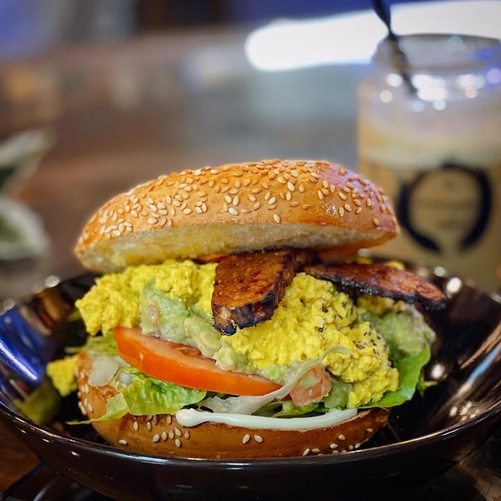 photo of ahimsa cafe deluxe bagel shared by @veggiexplorer on  29 Dec 2022 - review
