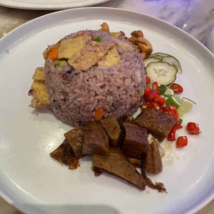 photo of Bangkok Jam Great World City OnlyEg Olive Fried Rice shared by @browngirlvegan on  04 Feb 2023 - review