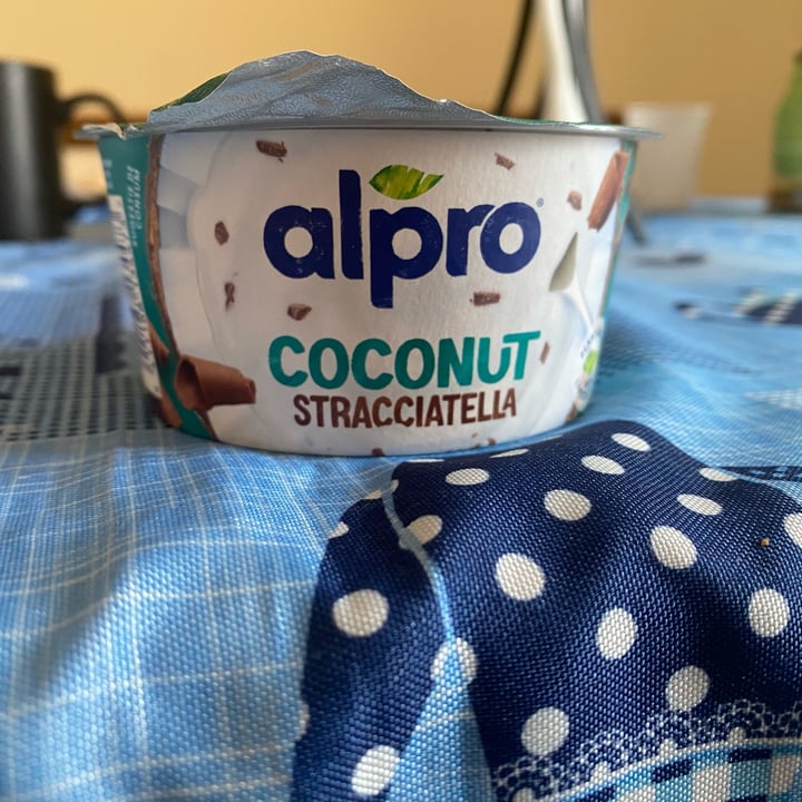 photo of Alpro Absolutely Coconut Stracciatella shared by @mariapiav on  18 Jun 2023 - review