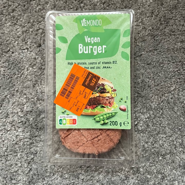 photo of Vemondo vegan burger patties shared by @domcsiwill on  14 Feb 2023 - review