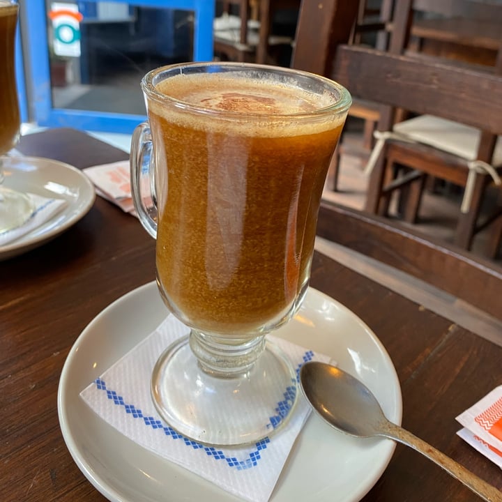 photo of Le Gule Waffles Capuchino con leche de almendras shared by @candelariex on  05 Mar 2023 - review