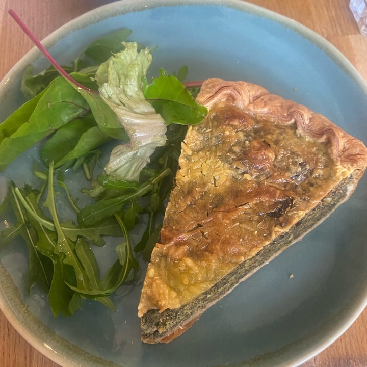 photo of Koffie Ende Koeck spinach quiche shared by @barlaxena on  05 Feb 2023 - review