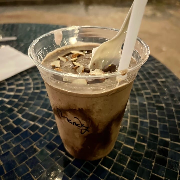 photo of Milky Way Shakes Chocolate Eclipse shared by @liberationbby on  14 Apr 2023 - review