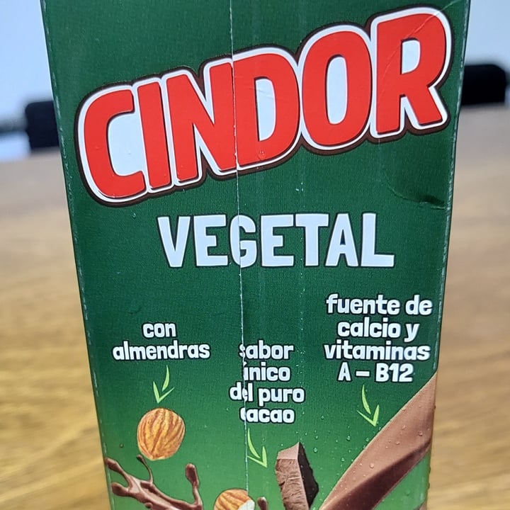 photo of cindor Bebida Vegetal a Base de Almendras sabor Chocolate shared by @fergielu on  20 Mar 2023 - review