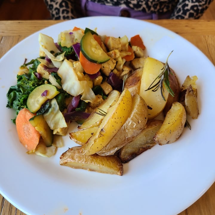 photo of Ravens Restaurant Garden Scramble shared by @sofihuasteca on  02 Aug 2023 - review