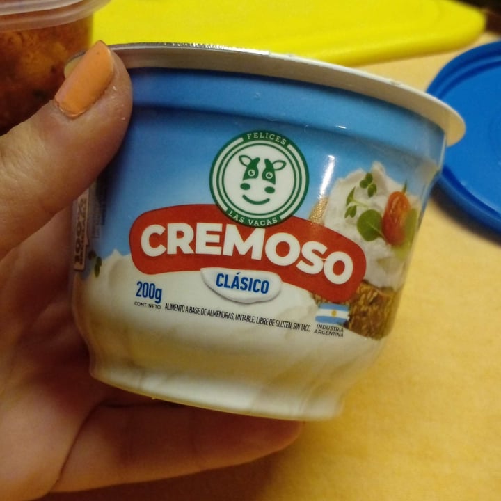 photo of Felices Las Vacas untable cremoso shared by @julijameson on  12 Apr 2023 - review