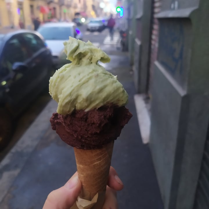 photo of Aria Gelateria Avocado E Lime, Cioccolato Fondente shared by @chantal93 on  02 Jan 2023 - review