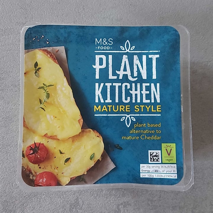 photo of Plant Kitchen (M&S) Mature style shared by @elenabersan on  02 May 2023 - review