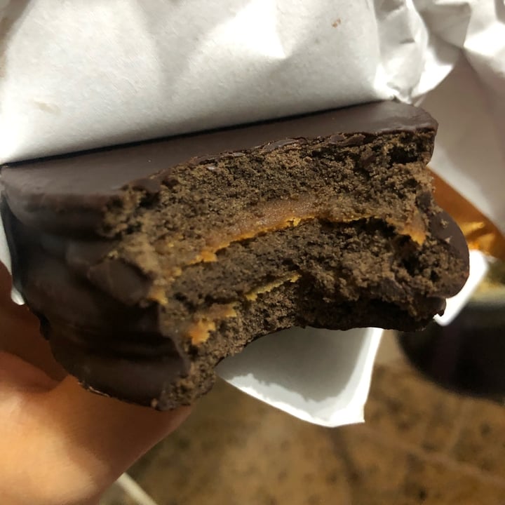 photo of queres podes alfajor de dulce de leche shared by @agostinalv on  13 Jul 2023 - review