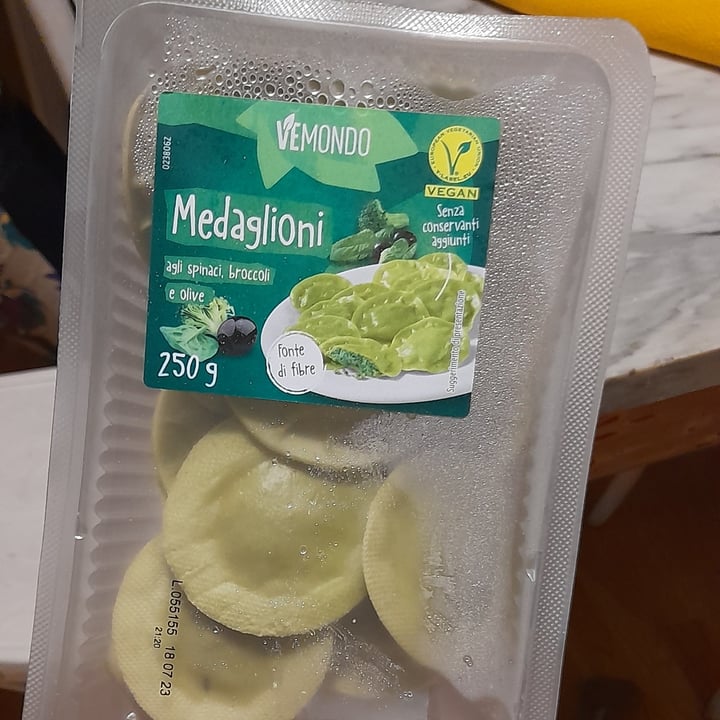photo of Vemondo medaglioni Spinaci, Broccoli E Olive shared by @carlottamar on  02 Jul 2023 - review