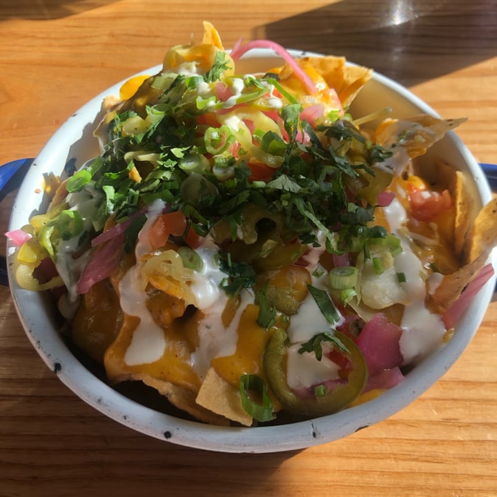 photo of Lonesome Rose Vegan Truck Stop Nachos shared by @lovecows on  25 Mar 2023 - review