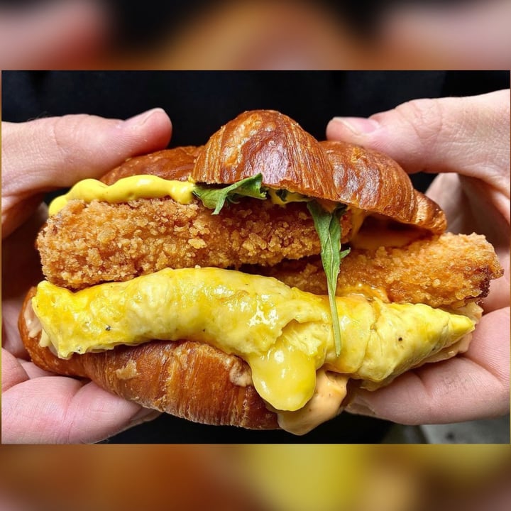 photo of Orchard Grocer Chik’n Egg & Cheese On A croissant shared by @allthingsbymayau on  20 Mar 2023 - review