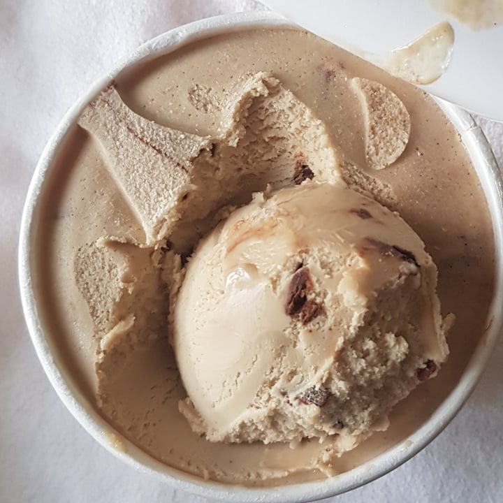 photo of Alnatura Hazelnut Ice Cream with chocolate shared by @ali-ve-gan on  06 May 2023 - review
