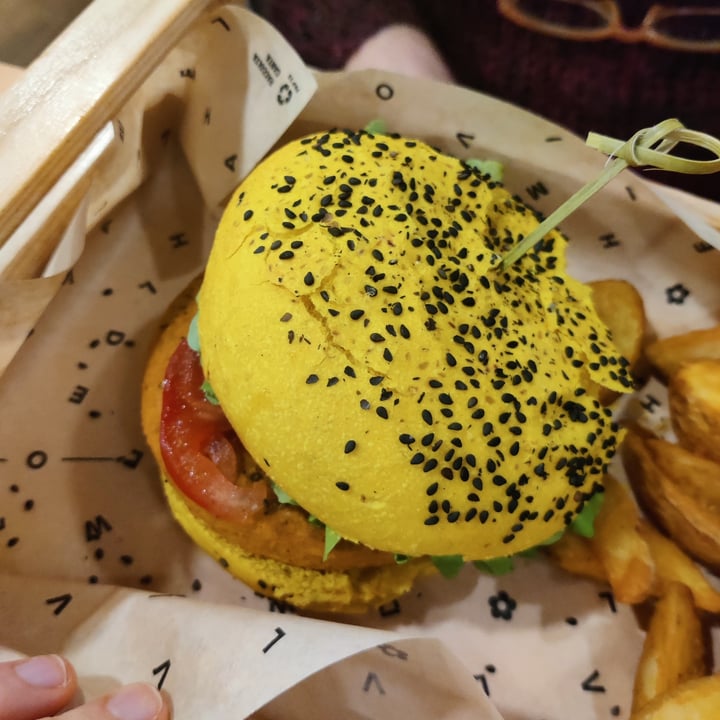 photo of Flower Burger Spicy cecio shared by @michelanice on  19 Mar 2023 - review