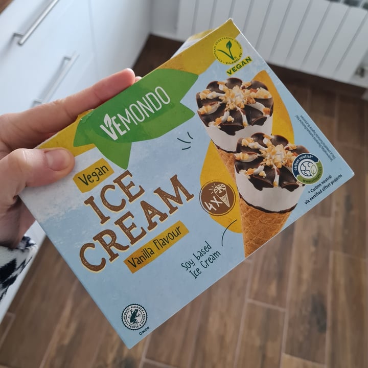 photo of Vemondo Vegan Ice Cream Vanilla Flavour shared by @kava-i-trava on  01 Apr 2023 - review